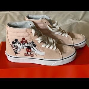 Mickey & Minnie Vans Disney Collection!